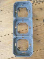 Support plaque encastré 3 postes étanche gris Plexo LEGRAND 069687L