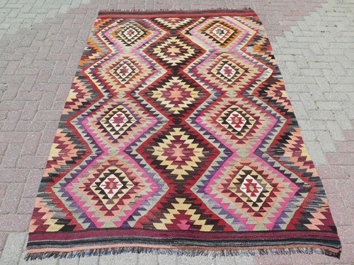 Grand tapis turc - en, diamants