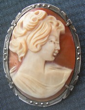 ancienne BROCHE ou PENDENTIF CAMEE coquille portrait femme   OLD CAMEO BROOCH