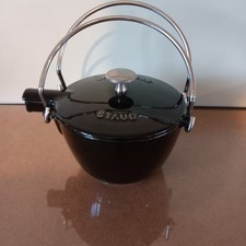 STAUB Theiere en Fonte 21 cm Vintage. Olive Color