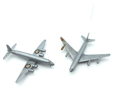 Lot 2 avions Cadeau Lessice