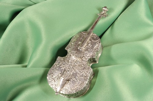 Boîte violoncelle argentée