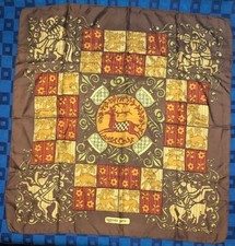 Ancien Et Rare Carré / Foulard Vintage Soie HERMÈS PARIS CERFS HOURVARI 86/90 Cm