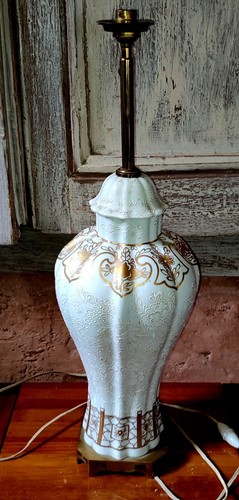 Belle lampe porcelaine de - belle, en