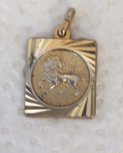 Medaille metal dore - en, dore/