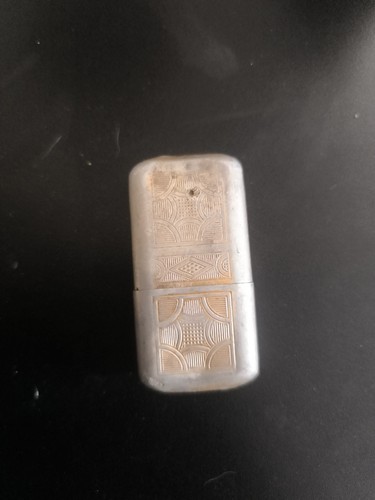 Ancien briquet essence en - à,