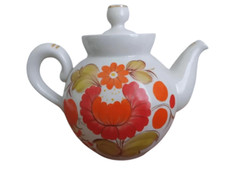 Théière en porcelaine peinte