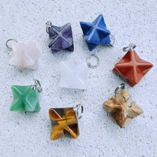 1 Pendentif Merkaba au choix