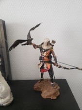 assassin's creed statue