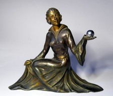 Sculpture féminine Art déco Originale 1920 en régule - statuette lampe femme cou