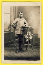 cpa Carte Photo MILITAIRE SOLDAT en Uniforme du 6ème Régiment Calot Guêtres