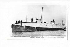 PHOTO ROYAUME UNI  BATEAU MARINE DE GUERRE  SOUS MARIN  NAUTILUS AT PLYMOUTH