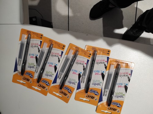 Bic gel ocity illusion - illusion, stylos