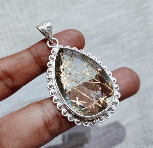 Pendentif pierre précieuse