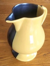 Grand Pichet en Faïence Jaune et Noir Design dans le goût d'Elchinger 1950-1960