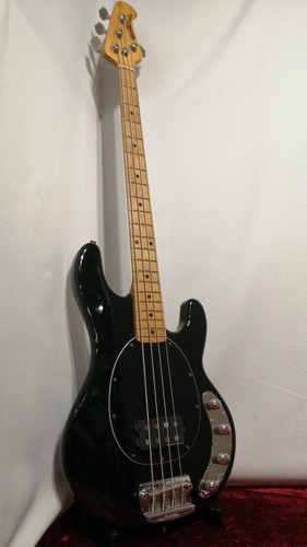 Guitare basse électrique