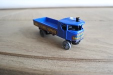 Joli camion de transport par LESNEY