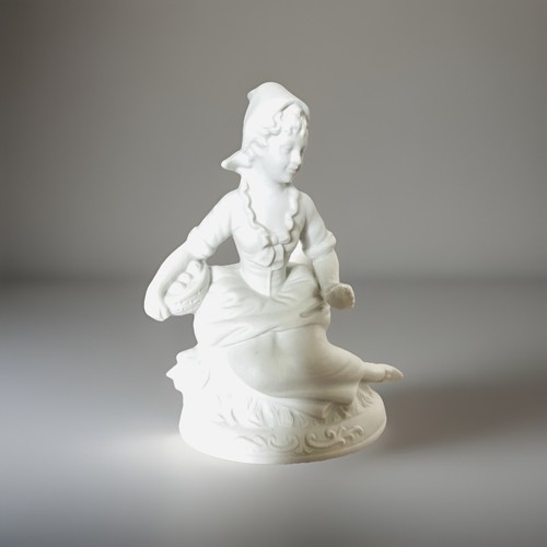 Statuette figurine biscuit - en,