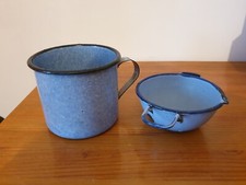 Grand mug et bol en tôle émaillée bleue vintage
