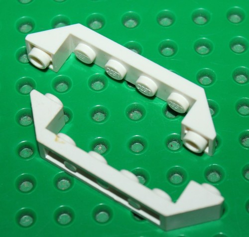 Lego white slopes bricks - 2,
