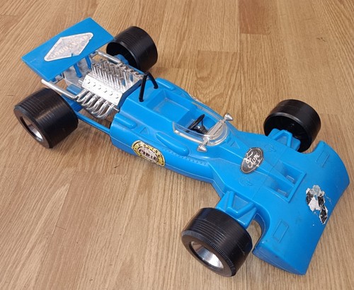 Voiture miniature 38cm tyrell - voiture,