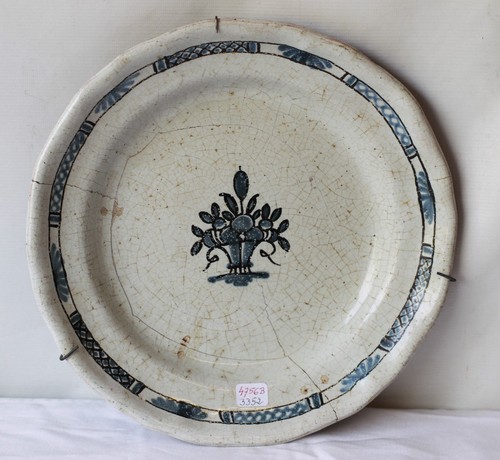 Plat rond cul noir aux - , agrafes
