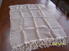 Ancien rideau avec étiquette