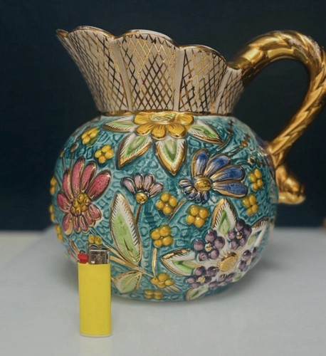 Grand pichet ancien barbotine