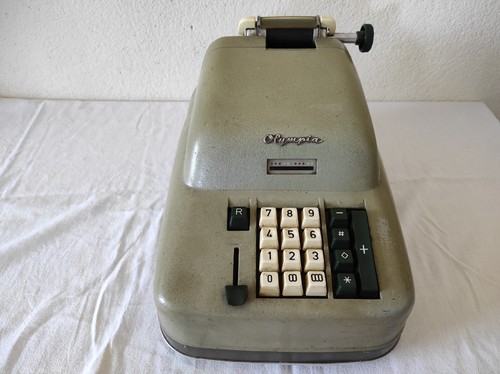 Ancienne machine calculer - à,
