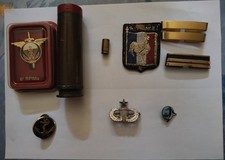 Lot de 9 objets militaires divers