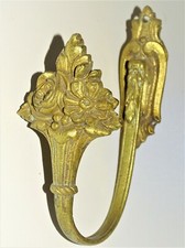 *1 EMBRASSE en BRONZE doré