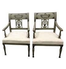 paire de fauteuils laqués de style directoire