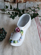 ANCIENNE CHAUSSURE PORCELAINE BISCUIT  PORTE AIGUILLE A CHAPEAUX