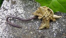 ANCIEN CROCHET DE TABLIER DE BOTTIER CORDONNIER - XIXème - ART POPULAIRE