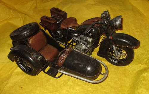 Grosse moto décorative