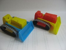  PAIRE DE BULLDOZER   PETIT JOUET ANCIEN EN PLASTIQUE 