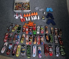 Lot de finger skates et accessoires
