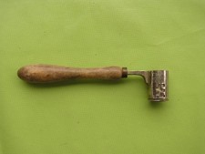 Ancien doseur à poudre et à plomb  - Chasse - fusil