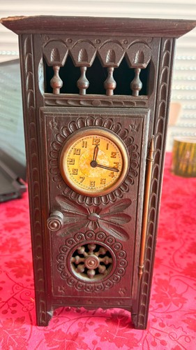 Petite horloge mécanique