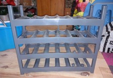 Etagère à bouteilles en plastique gris