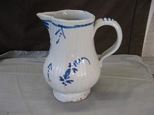 Ancien pichet en céramique de