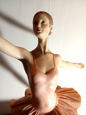 Sculpture d'une danseuse classique signée A. Santini