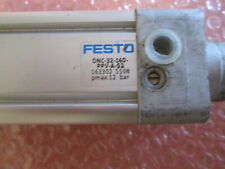 Vérin pneumatique FESTO tige