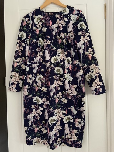 Robe décalée fleurie