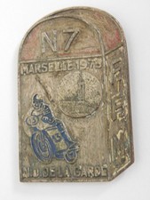 INSIGNE MOTO CLUB DE MARSEILLE 1973 MOTARD BORNE RN7 BADGE