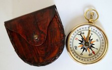 Ancienne boussole de poche