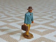 STARLUX  Echelle 1/43e - Voyageur en chemin de fer, portant valise