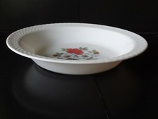 grand plat saladier rond 29 cms décor rose rouge bordure motif tressé Arcopal