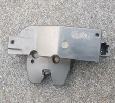 Serrure de Coffre Arrière