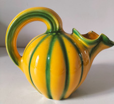 Pichet melon vintage jaune et verte barbotine – Années 50